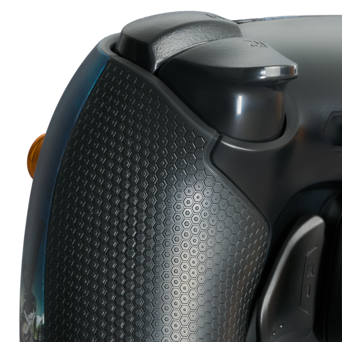 Custom PS5 Controller von INFINITE GAMES mit schwarzem Grip-Backcover und strukturierter Rückseite